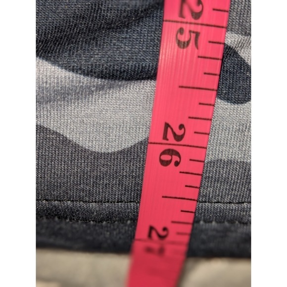 Camo V-Neck T-Shirt Casual Short Sleeve Top Camouflage Print Tee  Large NWT - Picture 6 of 9